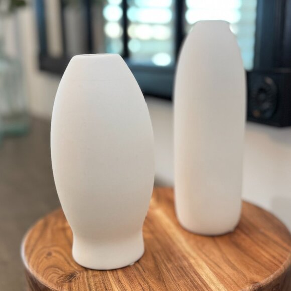 Modern White Ceramic Face Vase Set — Kaolinite • Set of 2 • Minimalist Sculpture - Picture 4 of 11